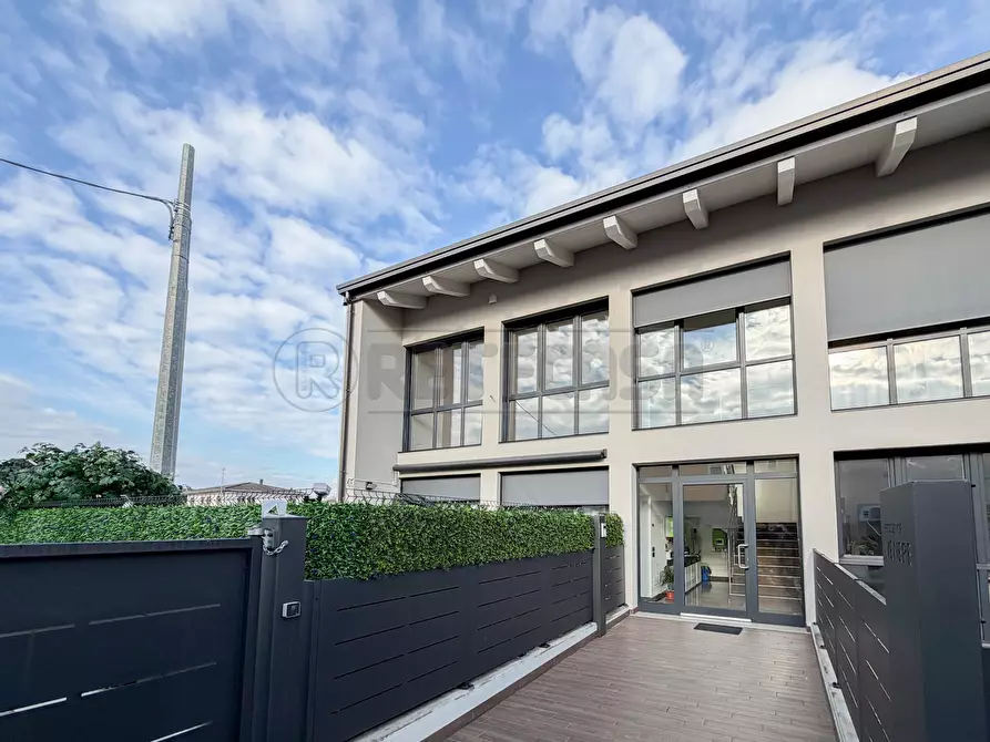 Immagine 40 di Appartamento in vendita  in Via F. Magellano a Creazzo