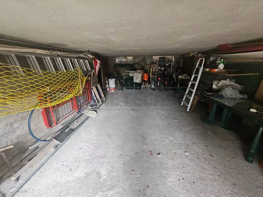 Immagine 34 di Trilocale in vendita  a Bardolino