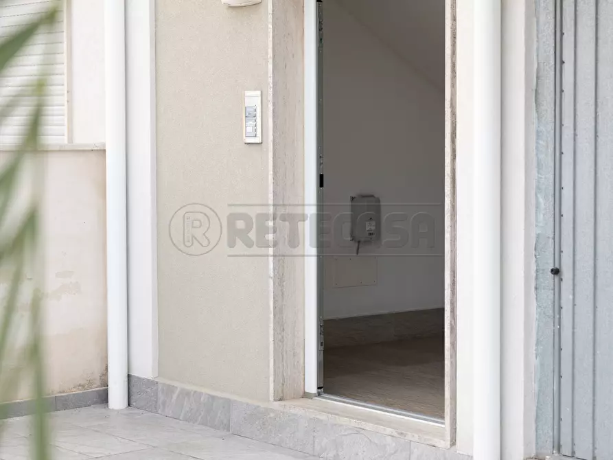 Immagine 13 di Trilocale in vendita  in Via II Giugno 7 a Nardo'