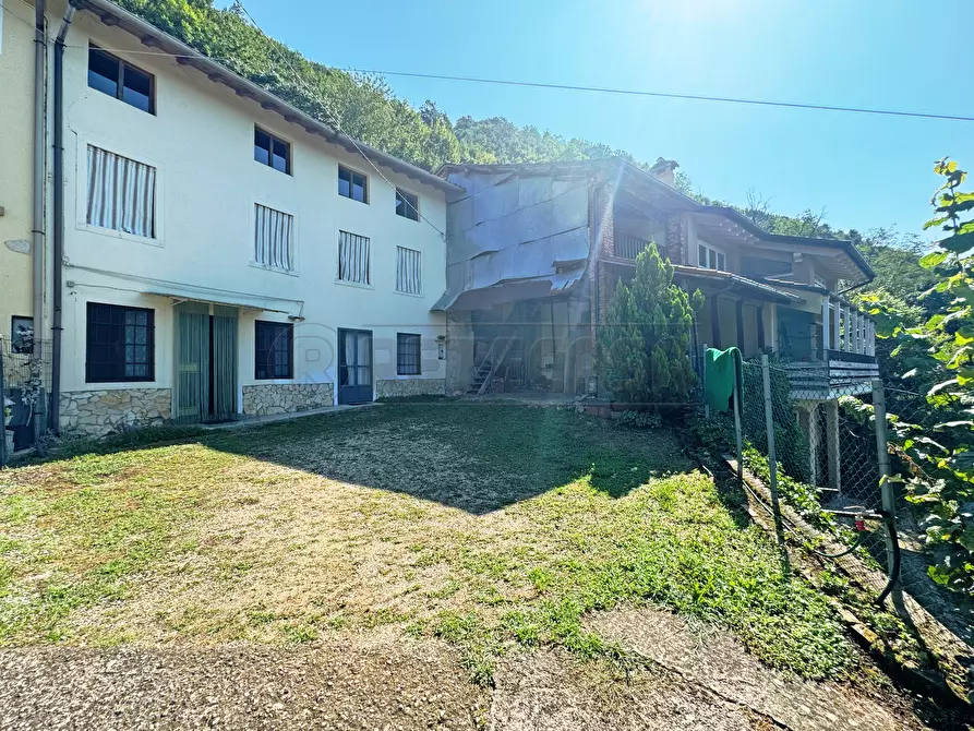 Immagine 1 di Casa semindipendente in vendita  in Via Vigolo-Guli 1 a Cornedo Vicentino