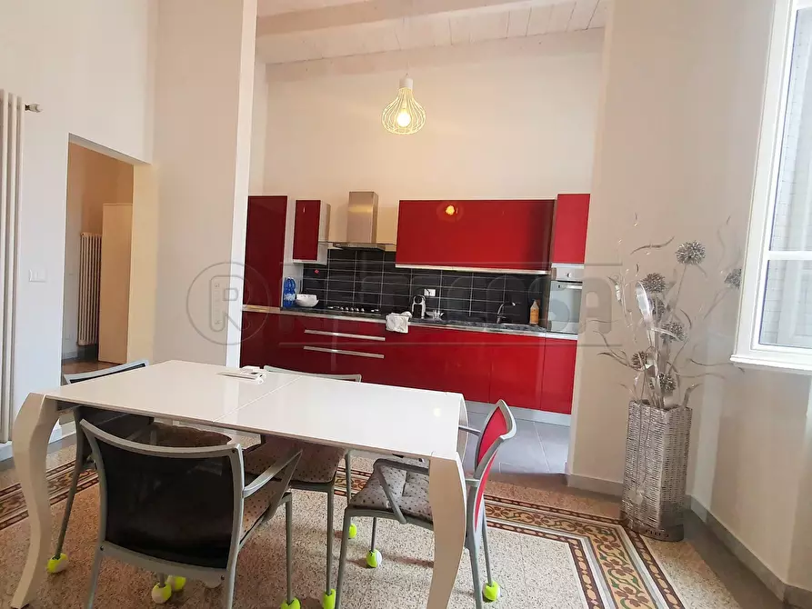 Immagine 6 di Porzione di casa in affitto  a Viareggio