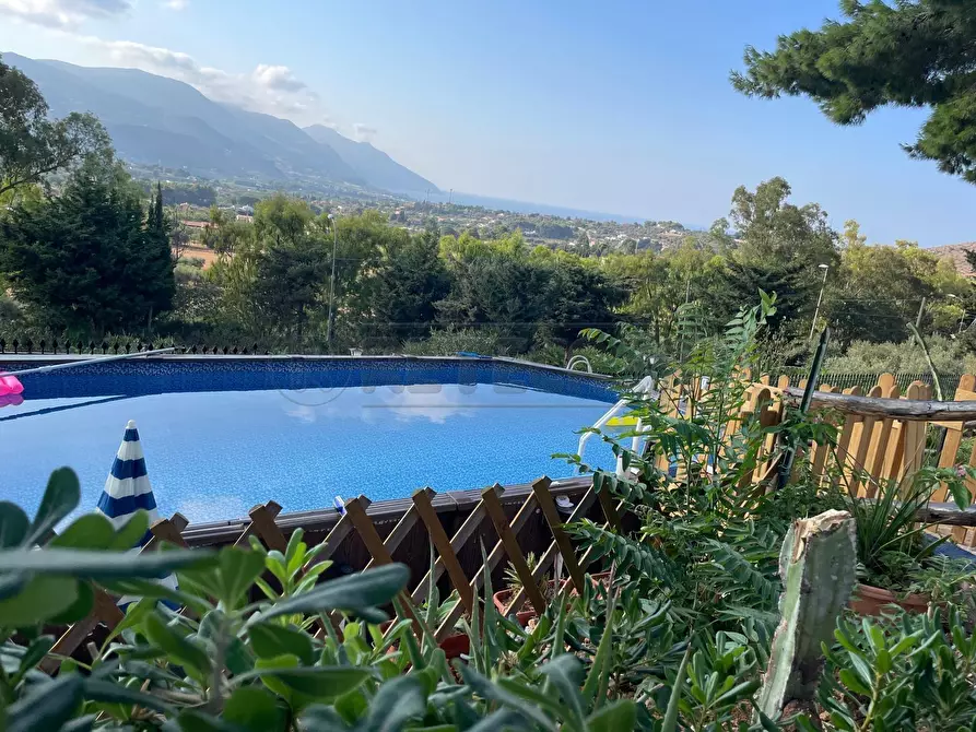 Immagine 1 di Villa in vendita  a Castellammare Del Golfo