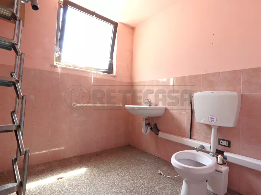 Immagine 34 di Locale commerciale in vendita  in Viale Giuseppe Verdi 32 a Vicenza