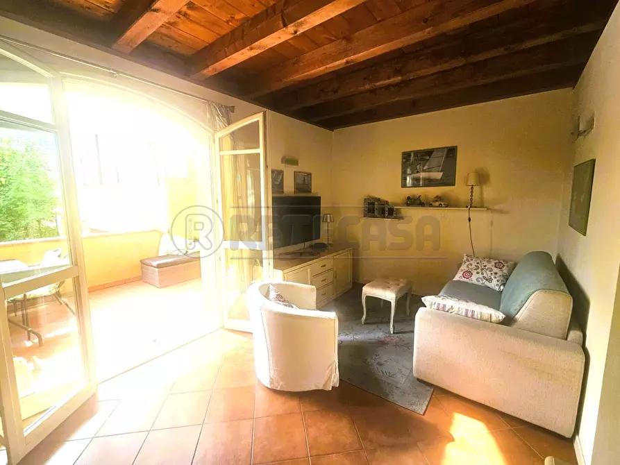 Immagine 8 di Bilocale in vendita  in Via del Torchio 21F a Manerba Del Garda