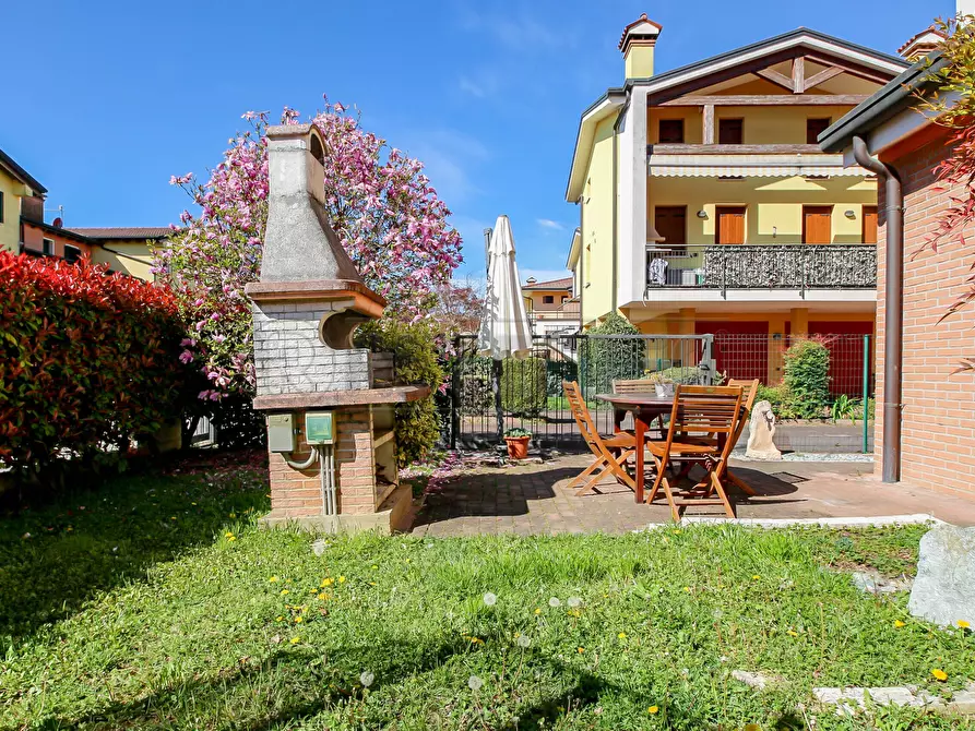 Immagine 35 di Bilocale in vendita  in Via Rocco Chinnici 23 a Bolzano Vicentino