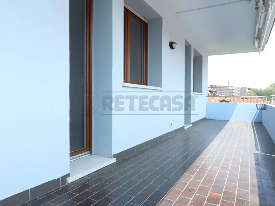 Immagine 38 di Attico in affitto  in Via Cimone 9 a Vicenza