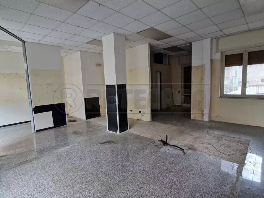 Immagine 6 di Locale commerciale in affitto  a Mercato San Severino