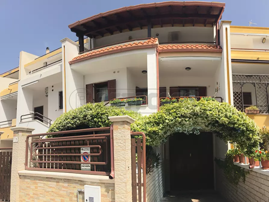 Immagine 2 di Villetta a schiera in vendita  in Via C. Rocci Cerasoli a Gallipoli