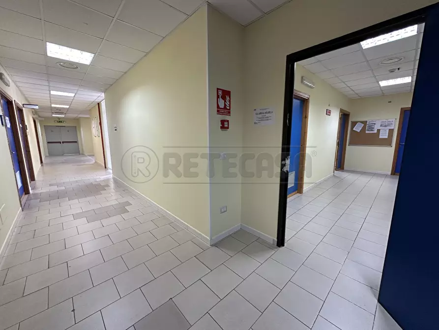 Immagine 21 di Locale commerciale in vendita  a Mazara Del Vallo