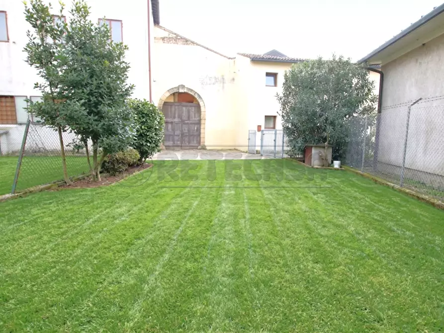 Immagine 3 di Casa semindipendente in vendita  in Piazza Guglielmo Marconi a Montegalda