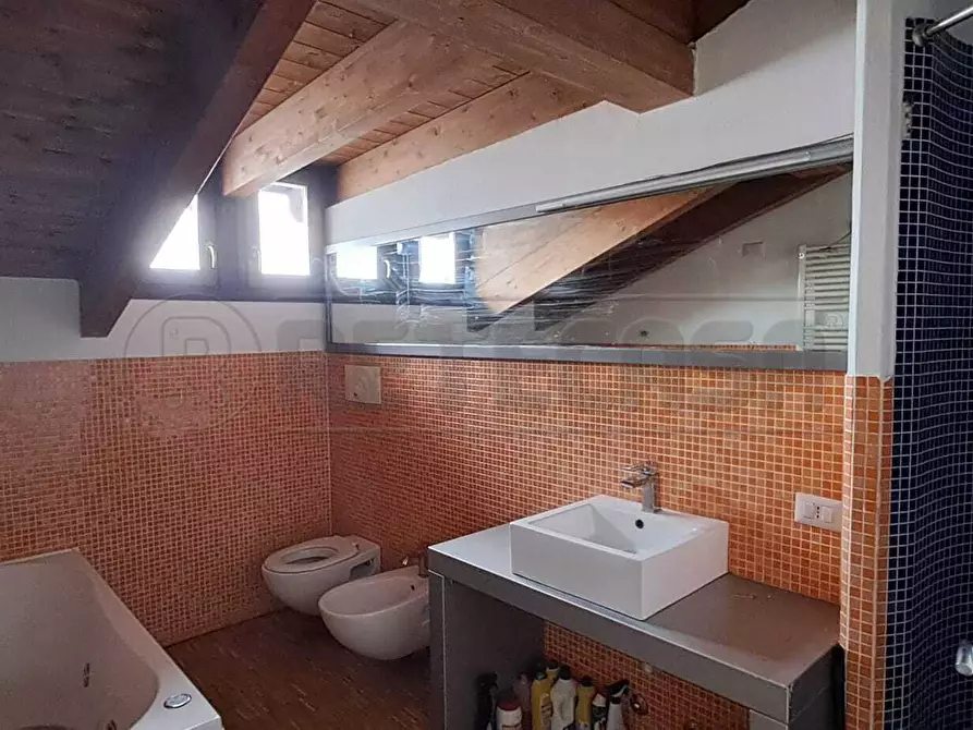 Immagine 46 di Trilocale in vendita  a Bergamo