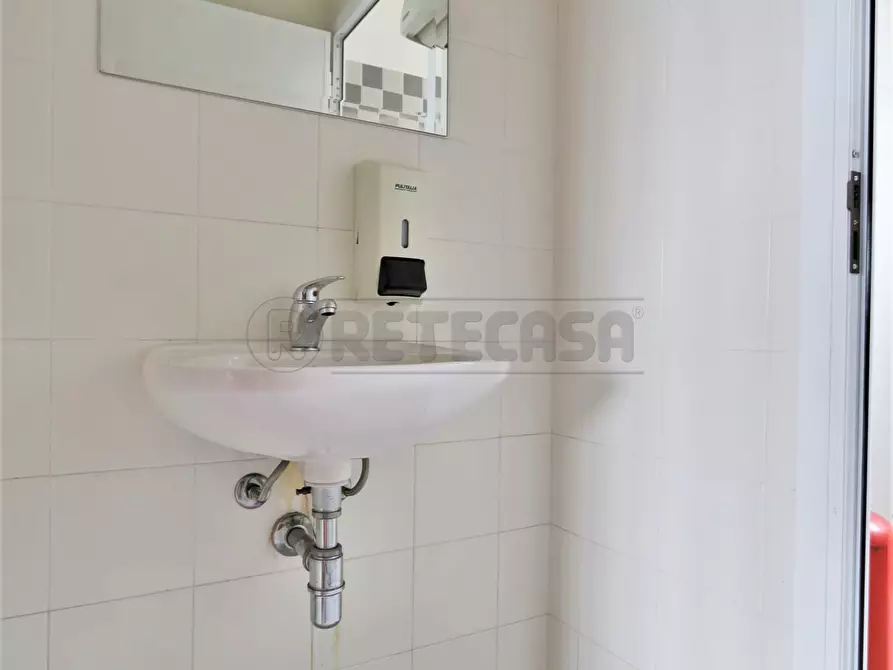 Immagine 11 di Laboratorio in affitto  a Camisano Vicentino