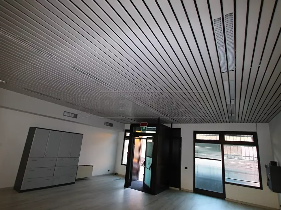 Immagine 34 di Locale commerciale in affitto  in Via Torri a Arcugnano