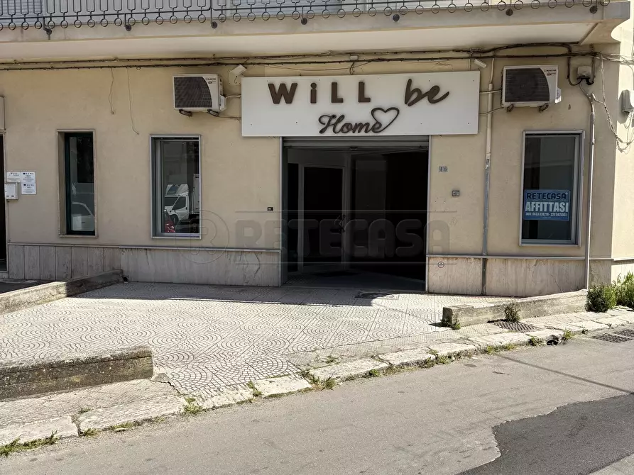 Immagine 24 di Locale commerciale in affitto  in Piazza Giuseppe Mazzini 16 a Nardo'