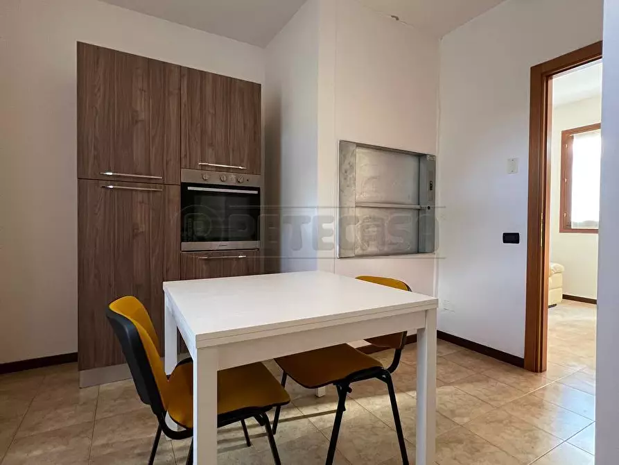 Immagine 9 di Appartamento in vendita  a Montecchio Maggiore