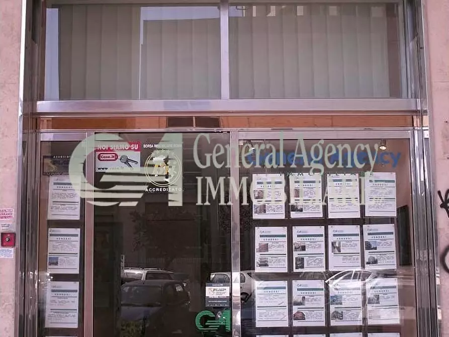 Immagine 5 di Locale commerciale in affitto  in via Pietro Bonfante 50 a Roma