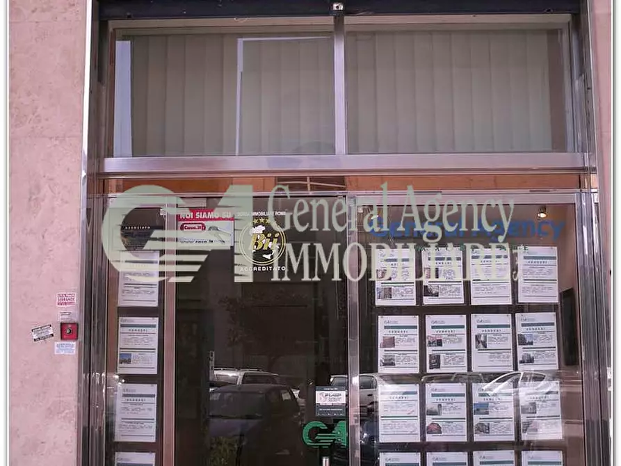 Immagine 6 di Locale commerciale in affitto  in via Pietro Bonfante 50 a Roma