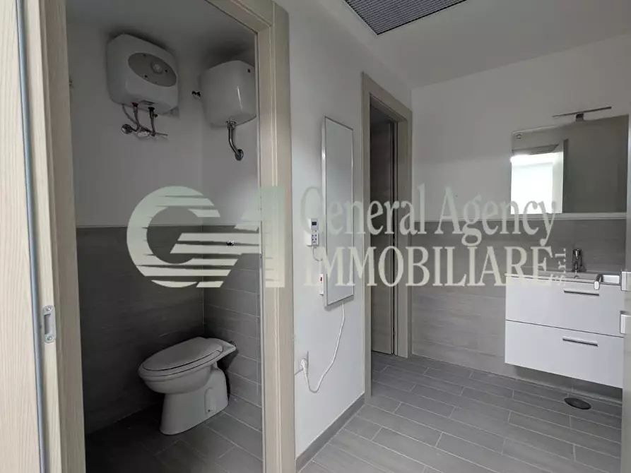 Immagine 41 di Ufficio in vendita  in Via Giuseppe Failla a Roma