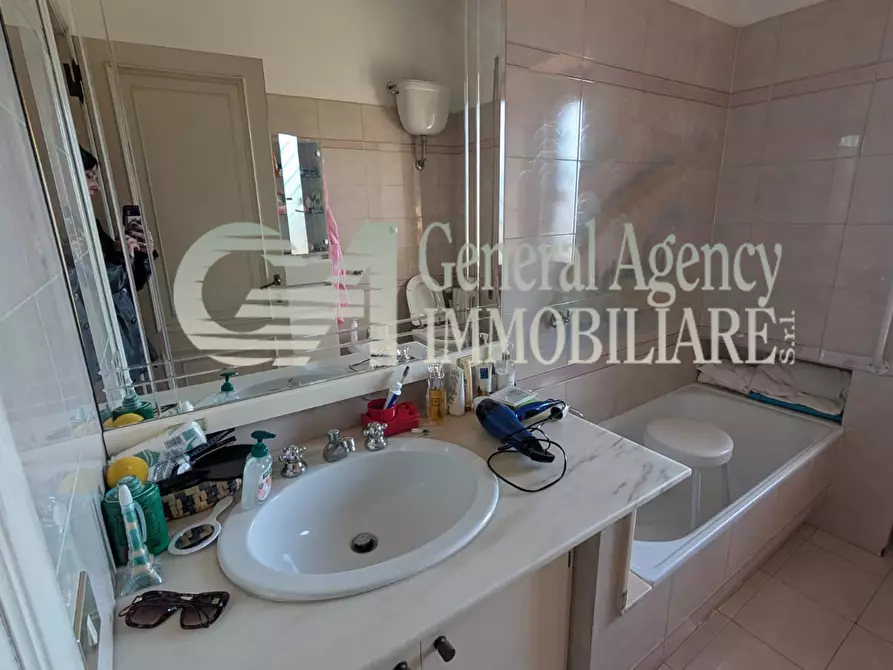 Immagine 29 di Appartamento in vendita  in VIALE DEI PRIMATI SPORTIVI 66 a Roma