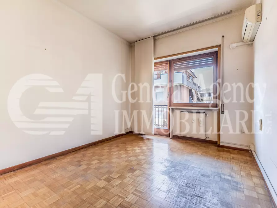Immagine 75 di Appartamento in vendita  in via guido de ruggiero a Roma