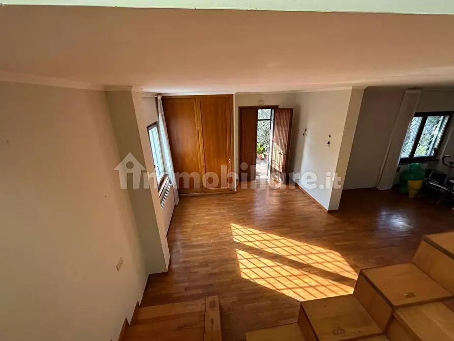 Immagine 2 di Villa in vendita  in Via Sofocle 152 a Roma
