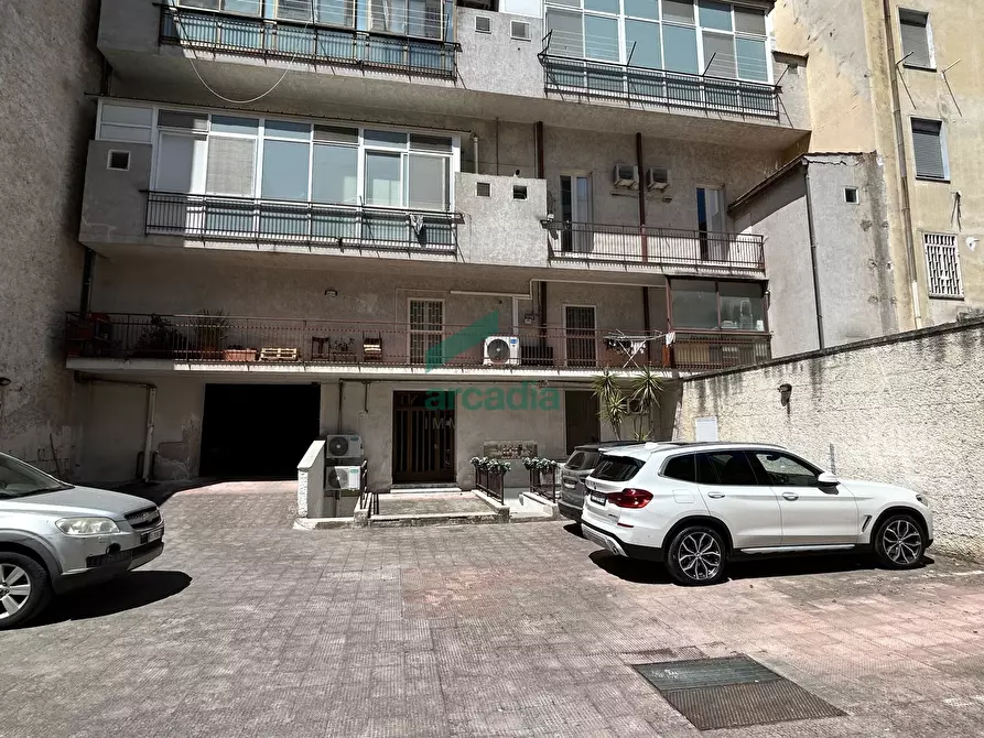 Immagine 16 di Magazzino in vendita  in Corso Cavour 192 a Bari