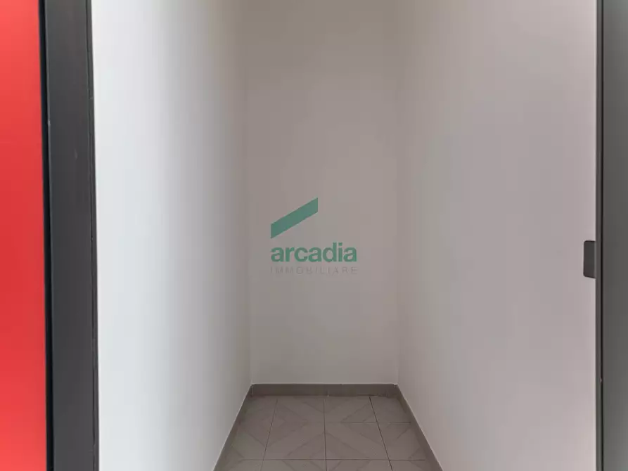 Immagine 16 di Ufficio in vendita  in Via Camillo Rosalba 49 a Bari