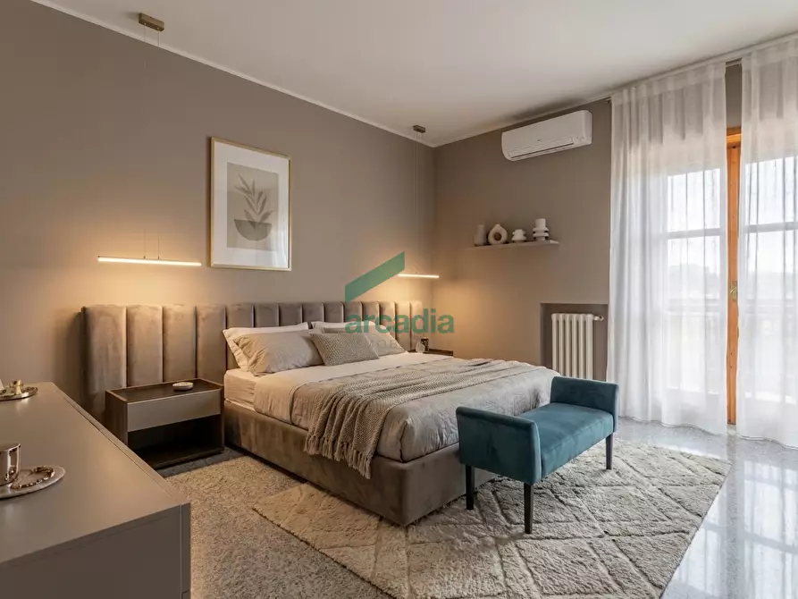 Immagine 9 di Quadrilocale in vendita  in Via Rosario Livatino 9 a Bari