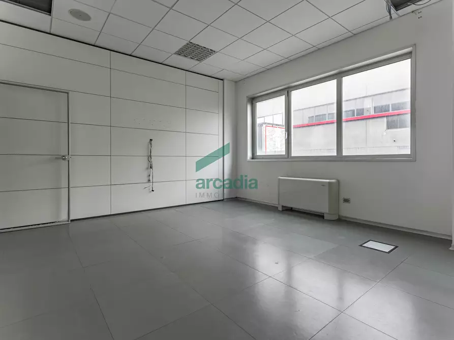 Immagine 14 di Ufficio in affitto  in Largo degli Stagnini 6 a Modugno