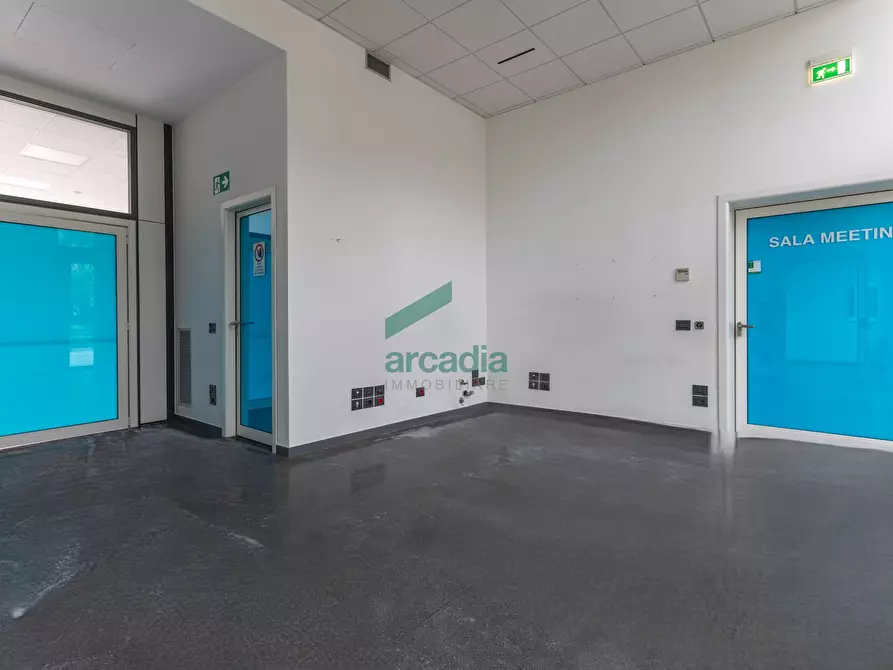 Immagine 47 di Attività artigianale in vendita  in Via dei Gigli 21 a Modugno