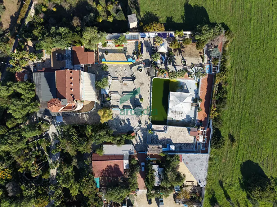 Immagine 122 di Locale commerciale in vendita  in Strada la Grava 16 a Bari