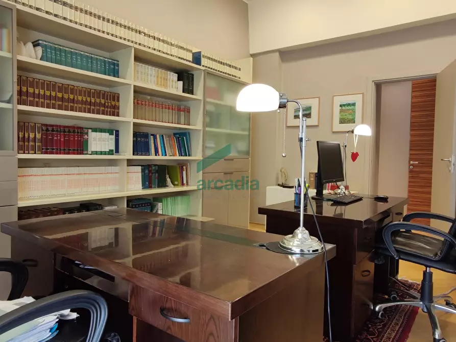 Immagine 5 di Ufficio in vendita  in Via Papa Giovanni Paolo I' 10/E a Bari