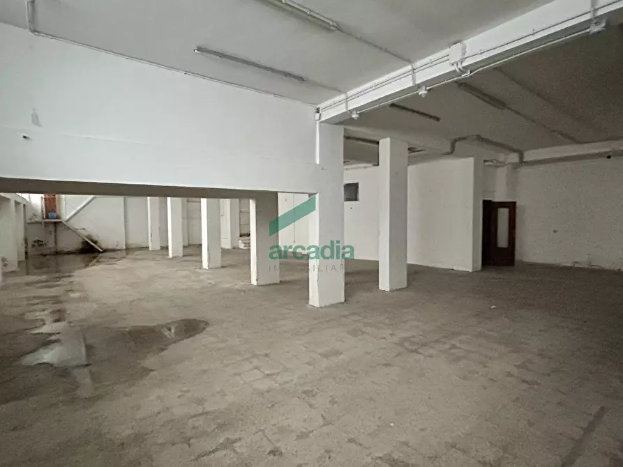 Immagine 4 di Garage in vendita  in Via Monte San Michele 104 a Bari