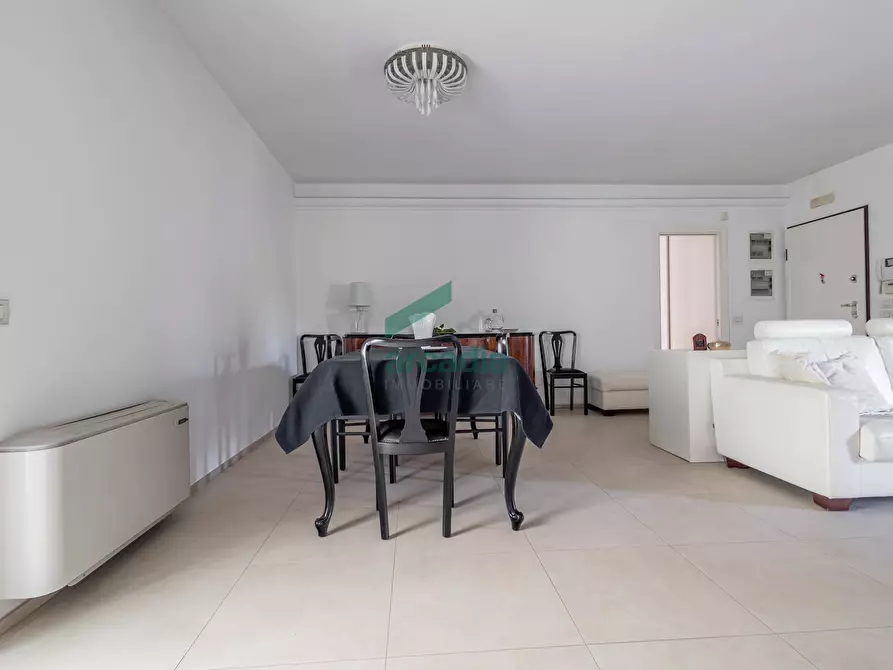 Immagine 5 di Quadrilocale in vendita  in Via Rosario Livatino 97 a Bari