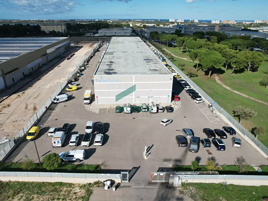 Immagine 1 di Attività artigianale in vendita  in Via delle Violette 10 a Modugno