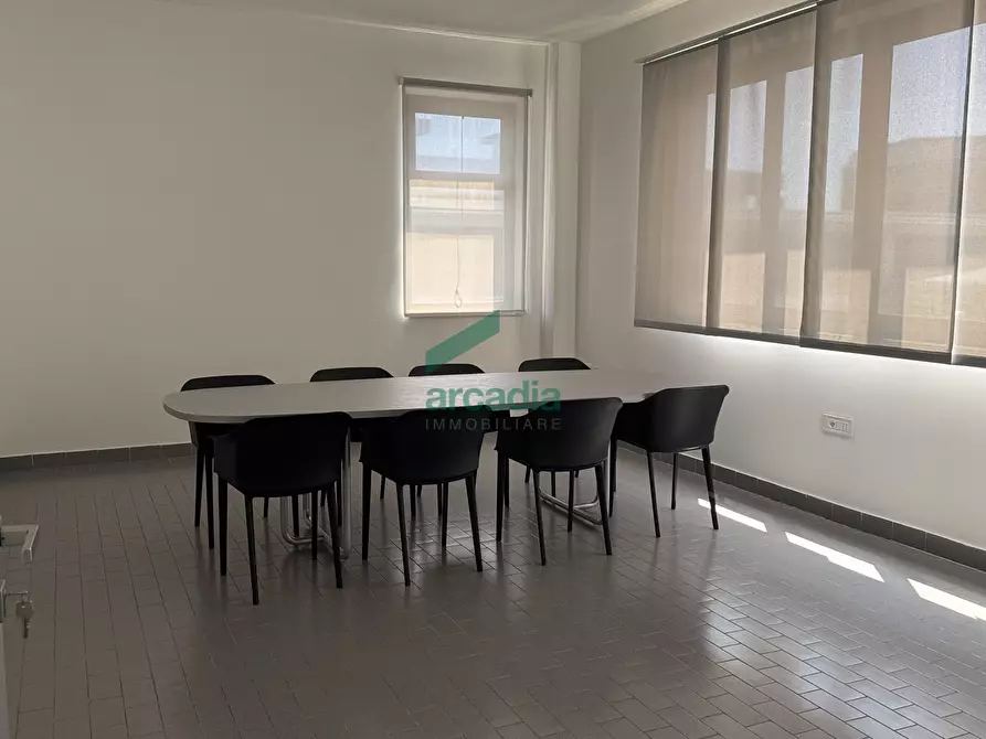 Immagine 12 di Ufficio in vendita  in Via Saverio Milella 2/bis a Bari