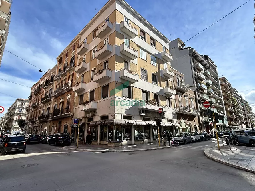 Immagine 2 di Locale commerciale in vendita  in Via Dante Alighieri 22 a Bari