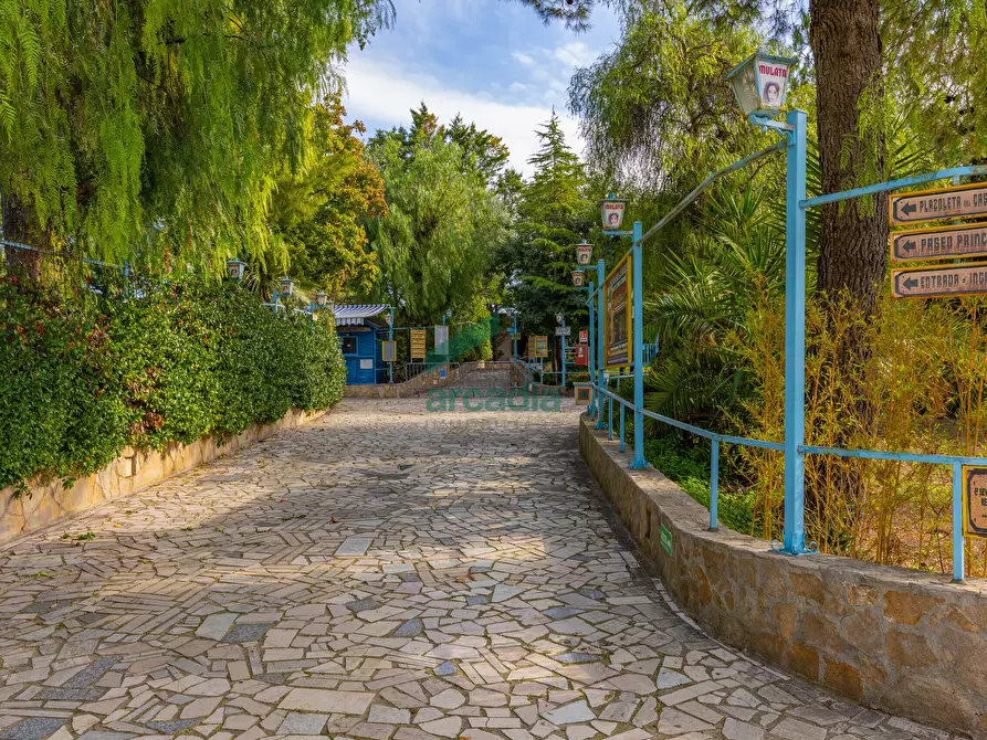 Immagine 52 di Locale commerciale in vendita  in Strada la Grava 16 a Bari