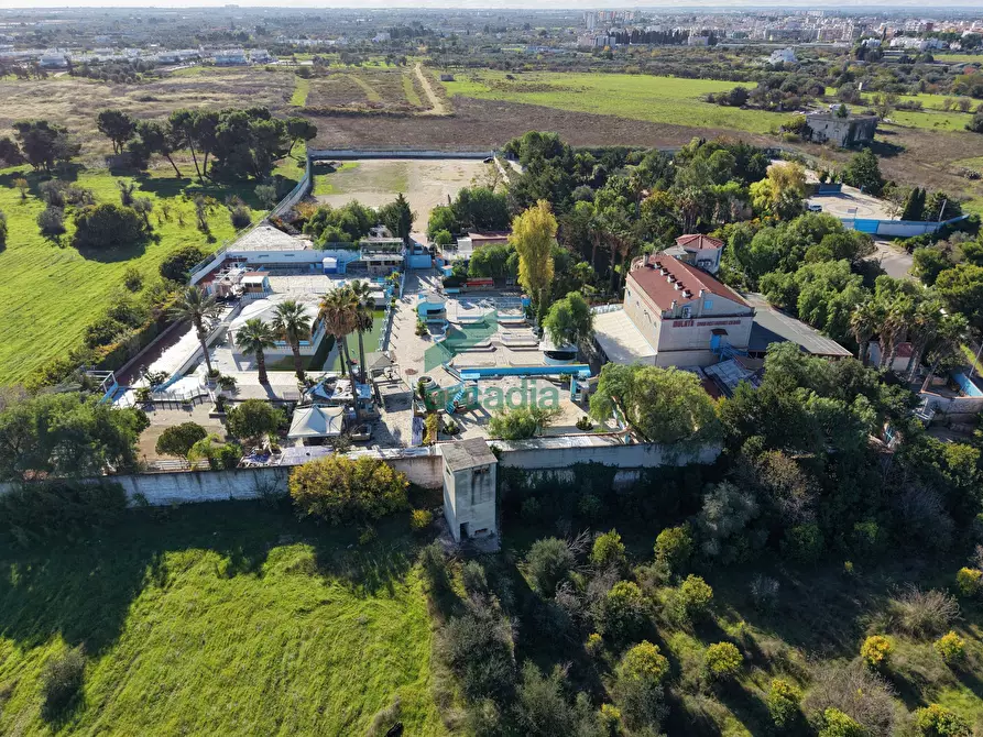 Immagine 116 di Locale commerciale in vendita  in Strada la Grava 16 a Bari