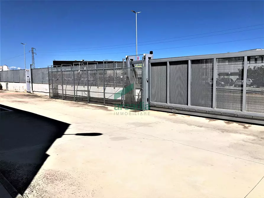 Immagine 45 di Attività artigianale in vendita  in Via delle Magnolie 8 a Modugno