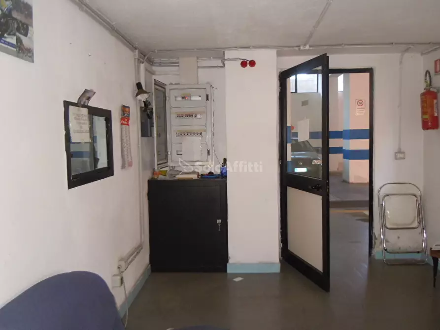 Immagine 6 di Locale commerciale in affitto  a Catanzaro