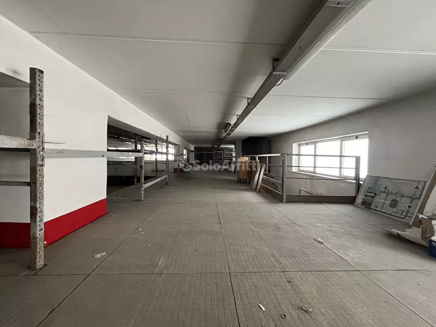 Immagine 2 di Magazzino in affitto  a Catanzaro