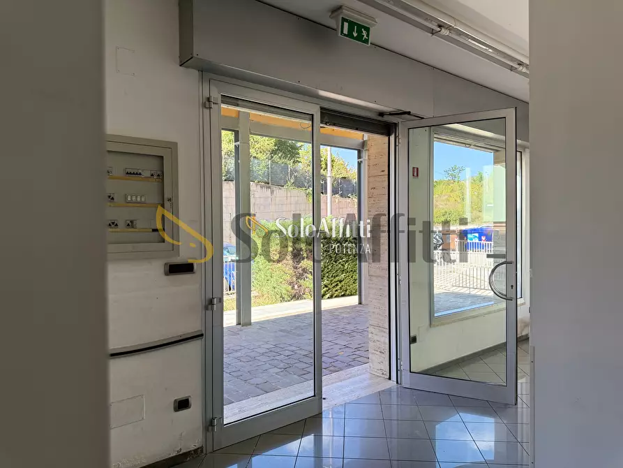 Immagine 13 di Locale commerciale in affitto  in Via Parigi 44, 46 a Potenza