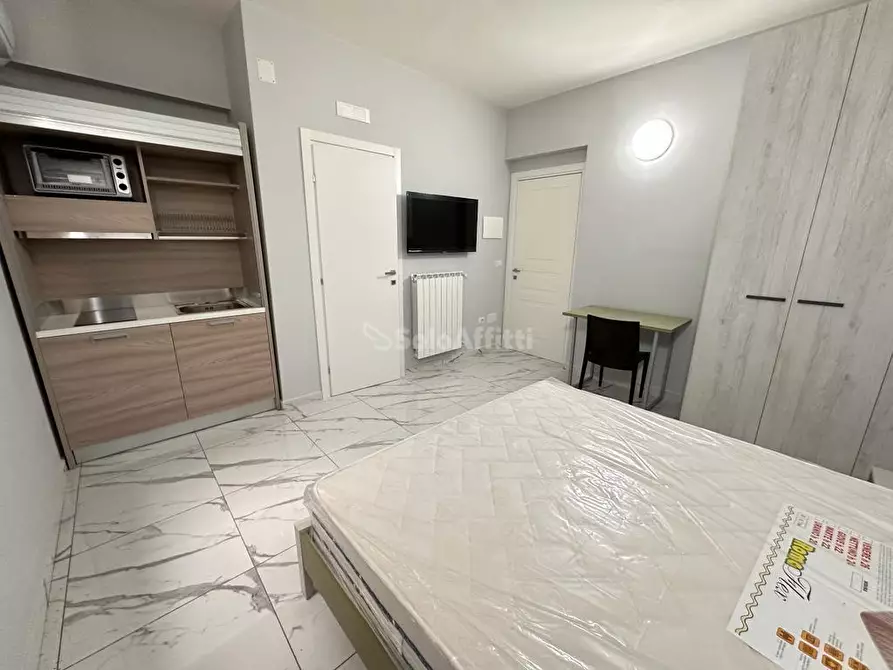 Immagine 21 di Monolocale in affitto  in Viale Abramo Lincoln a Caserta