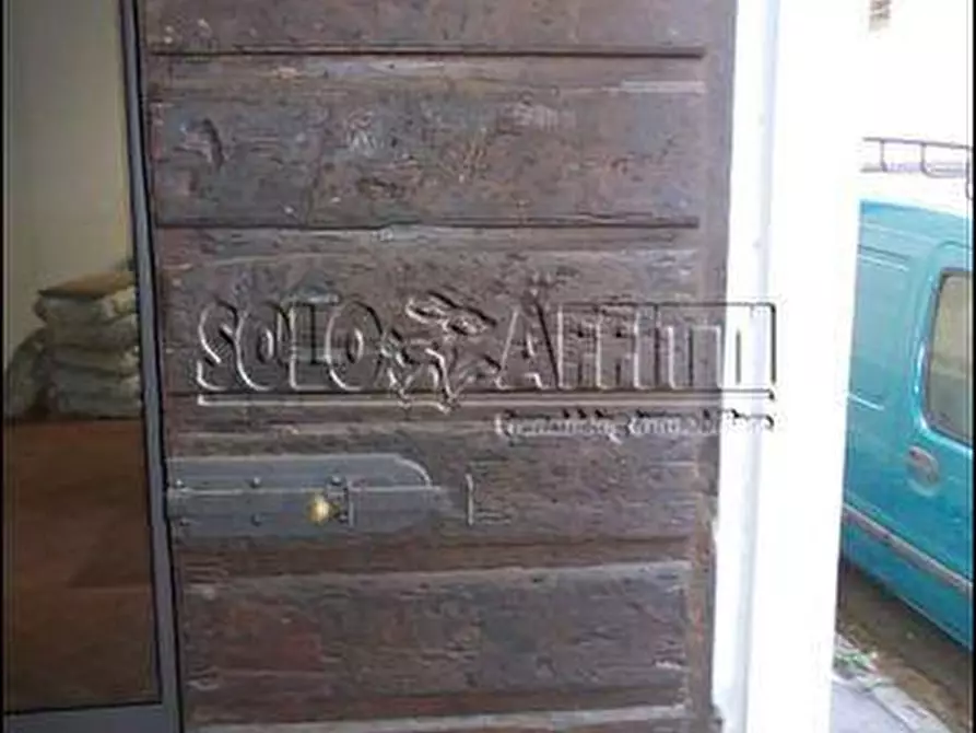 Immagine 3 di Ufficio in affitto  a Livorno