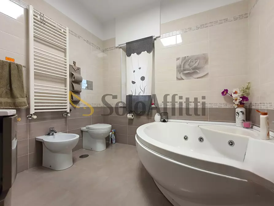 Immagine 10 di Trilocale in affitto  in Via Domenico Marincola Pistoia 115 a Catanzaro