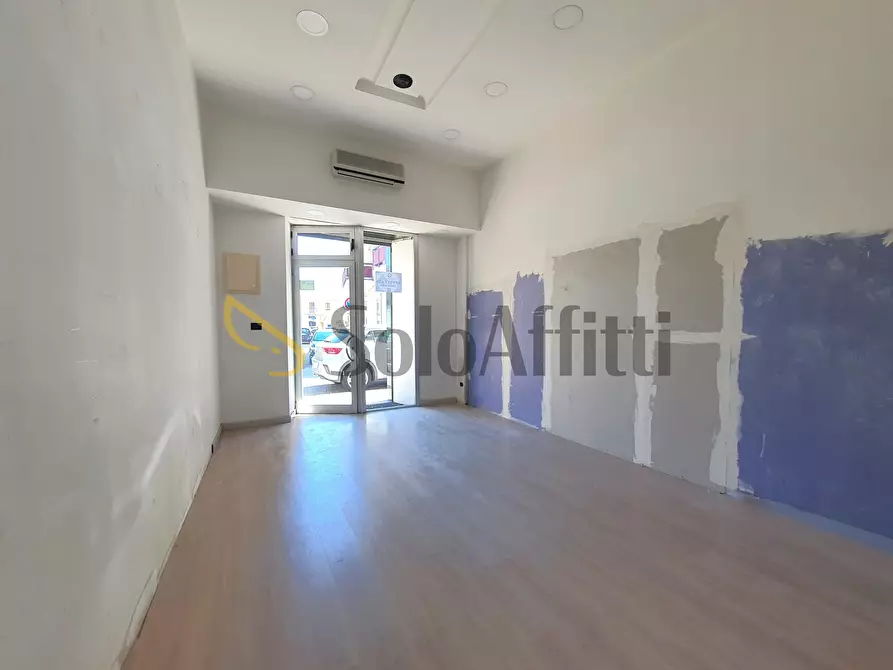 Immagine 4 di Locale commerciale in affitto  in Via Tommaso Gullì 9 a Catanzaro