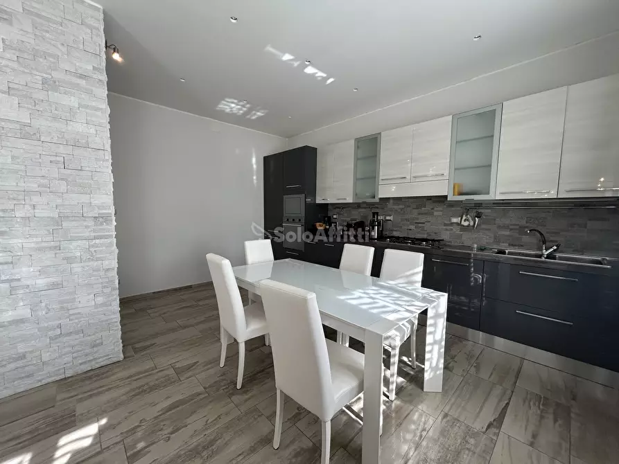 Immagine 11 di Trilocale in affitto  a Torino