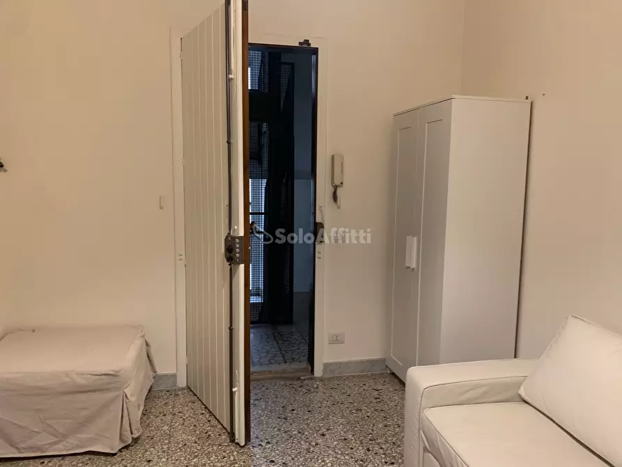 Immagine 18 di Bilocale in affitto  a Catania