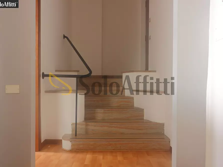 Immagine 2 di Ufficio in affitto  in VIA BORSA 10 a Monza